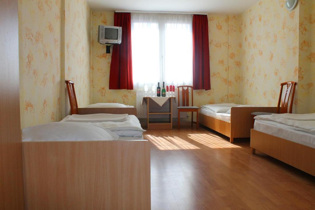Mosonmagyaróvár Motelnet.T الغرفة الصورة